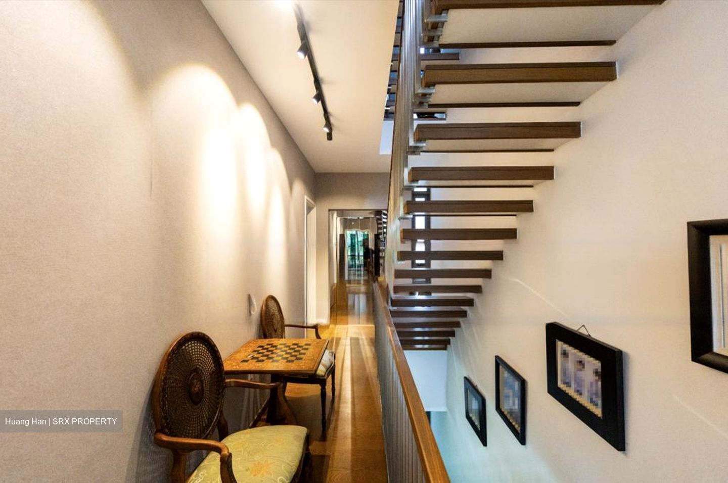 Kovan Regency (D19), Terrace #462840431